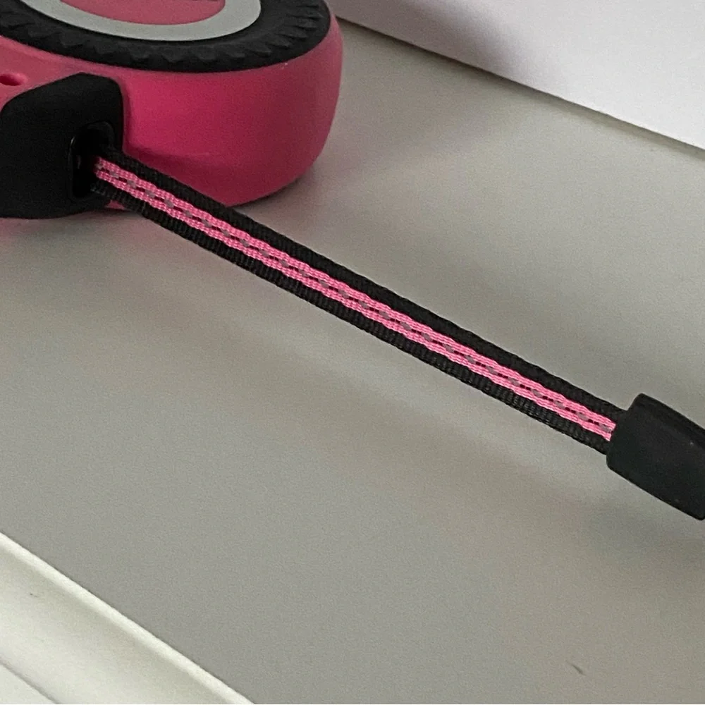 KONG Retractable Dog Leash Up To 55 Pound Dog 15 Feet Long Small Medium Pink